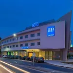 فندق Tryp By Wyndham 4*