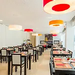 Tryp By Wyndham 4* ليريا
