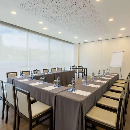 Tryp By Wyndham 호텔 레이리아