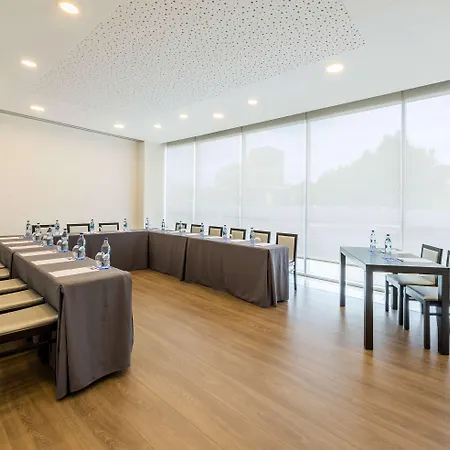 호텔 Tryp By Wyndham 4*