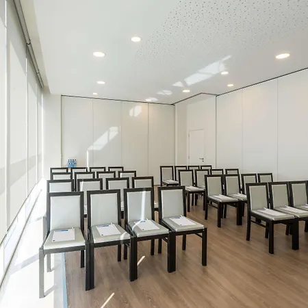 Tryp By Wyndham 4*