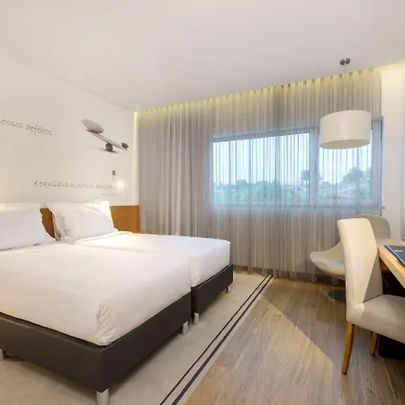 Tryp By Wyndham Лейрия