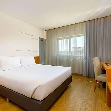 Hotel Tryp By Wyndham