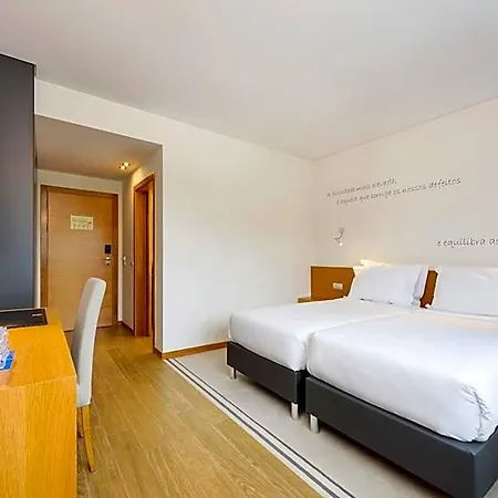 Tryp By Wyndham 4* Лейрия
