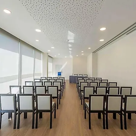Tryp By Wyndham 4* Лейрия