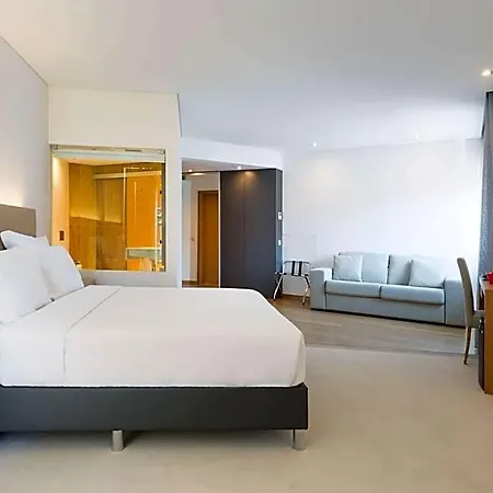 Tryp By Wyndham 4* Лейрия