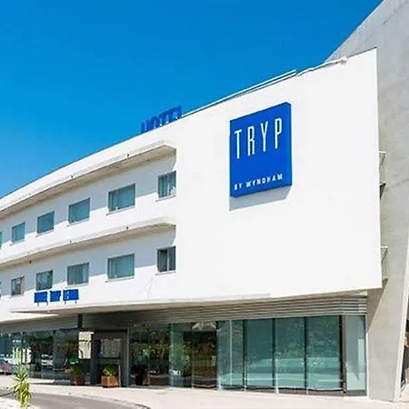 Отель Tryp By Wyndham 4*